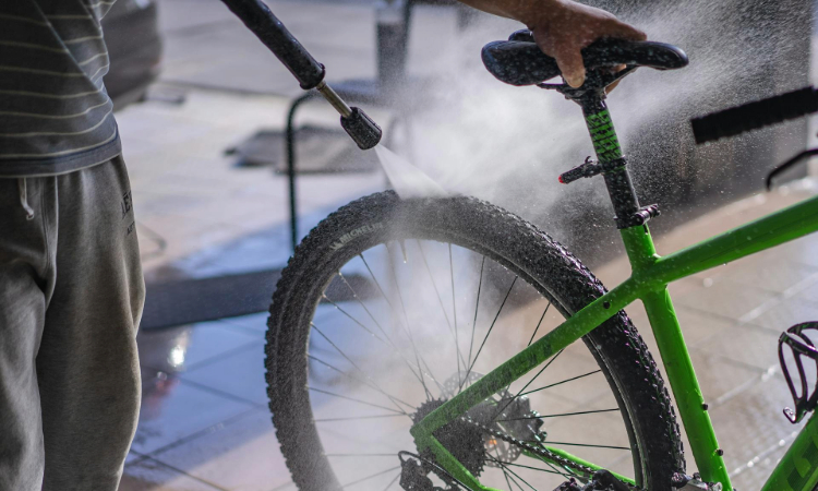 Pressure Washing in St. Louis: A Homeowner's Guide